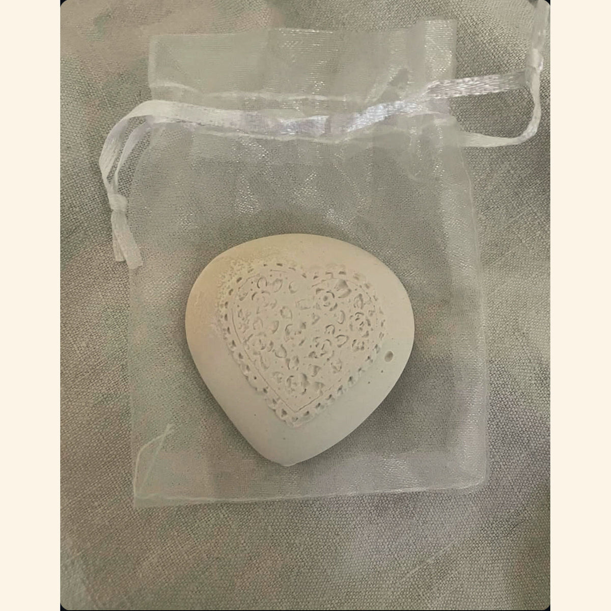 Galet « Cœur Dentelle » — Ploutos Bougie