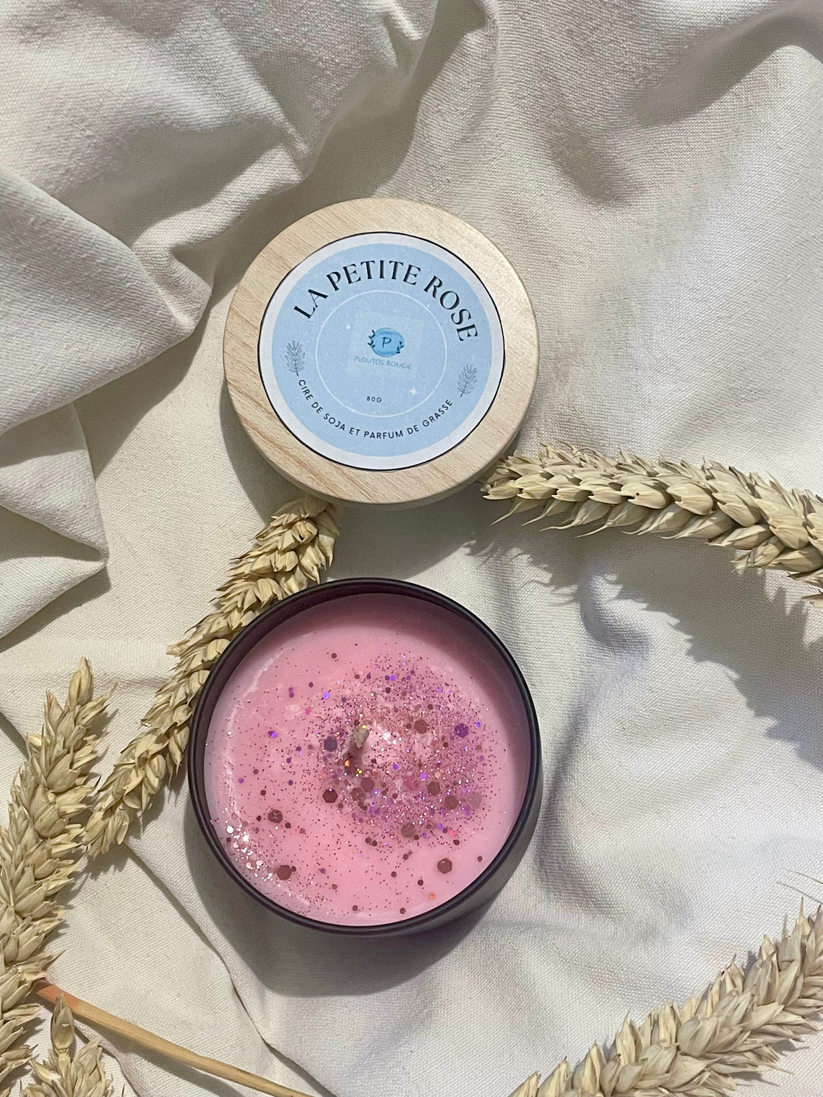 Bougie artisanale Petite Rose, création florale — Ploutos Bougie
