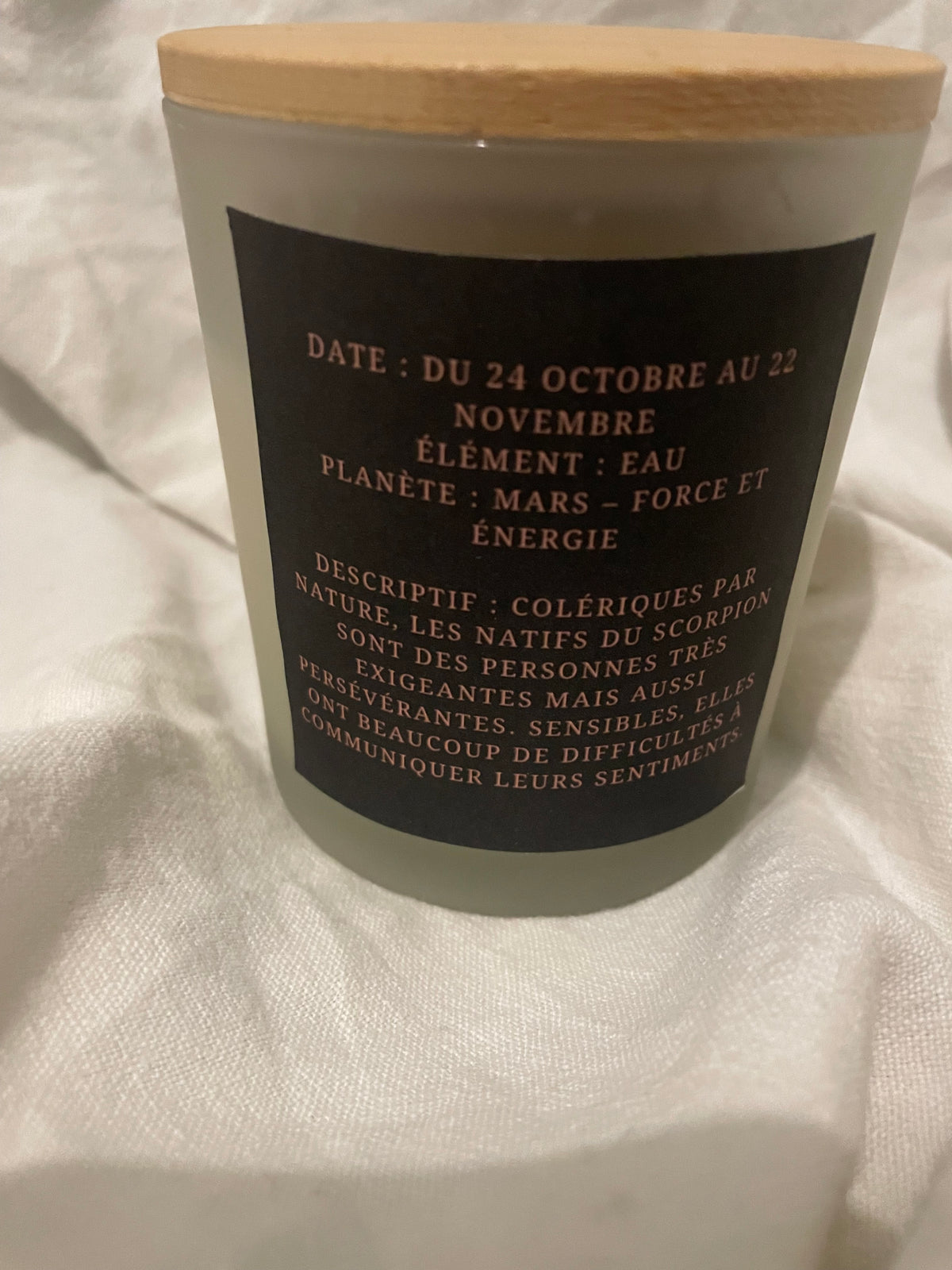 Bougie astrologique Eau pour Cancer, Scorpion et Poissons, en cire de soja — visuel 3 de la galerie