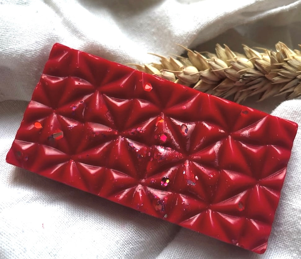 Fondant parfumé Fraise des Bois, création artisanale aux notes fruitées — visuel 3 de la galerie
